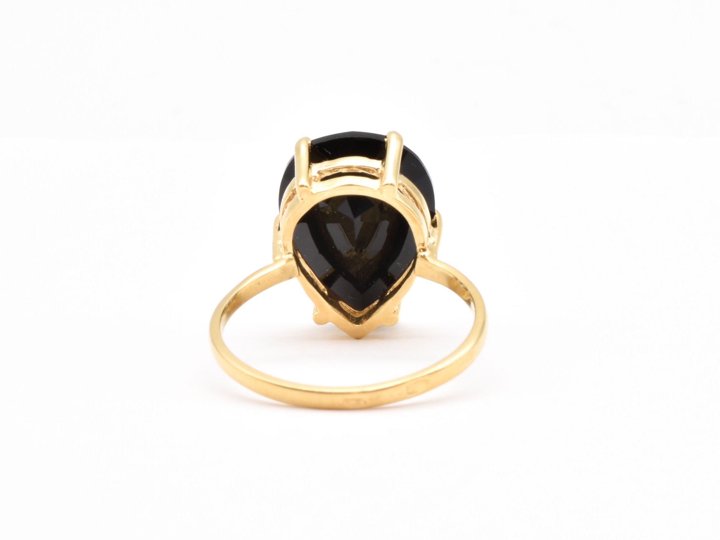 Onyx Ring crafted for luxury styling and memorable gifting.