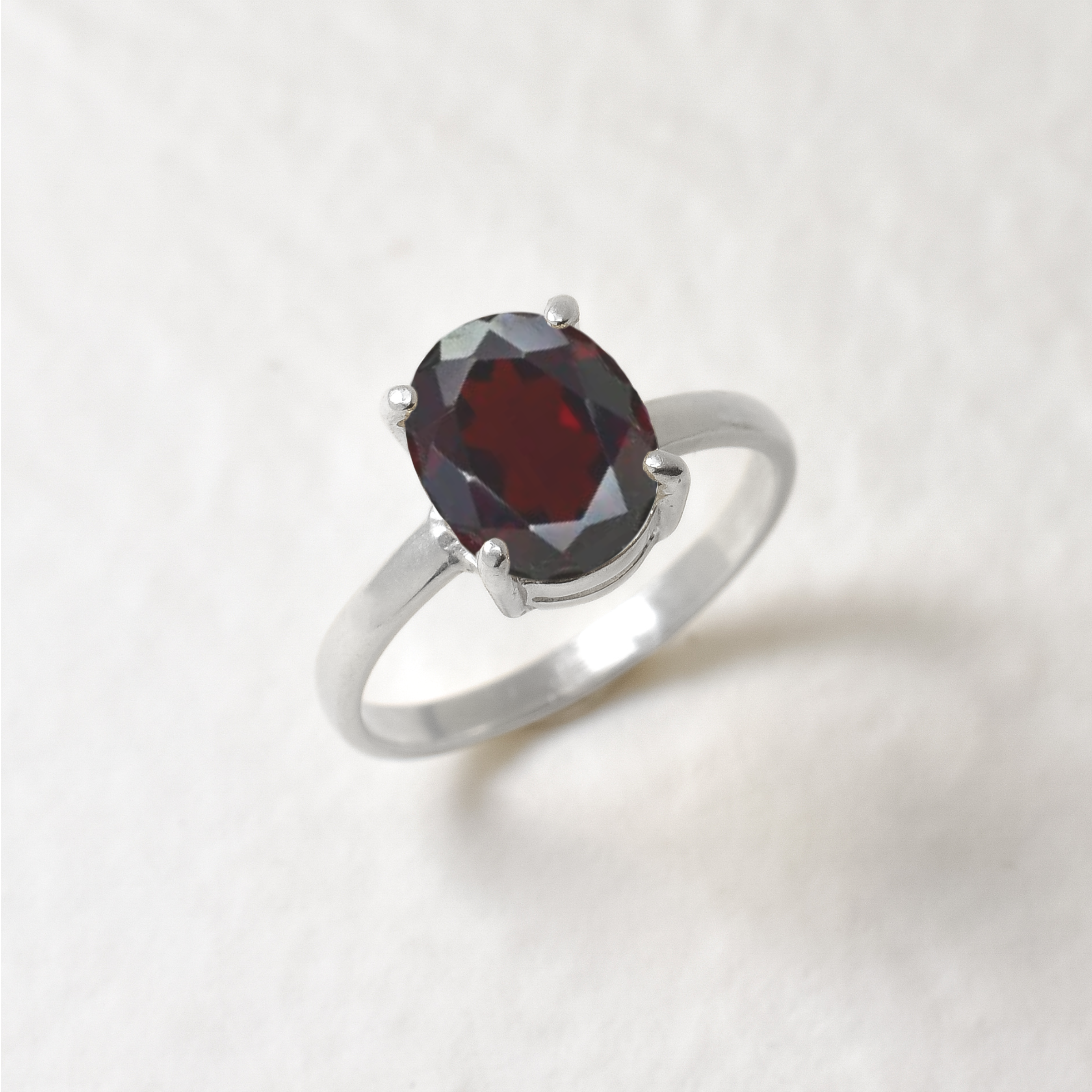 2829-R-nGAR: Sterling Silver 925 Garnet 10x8mm Oval