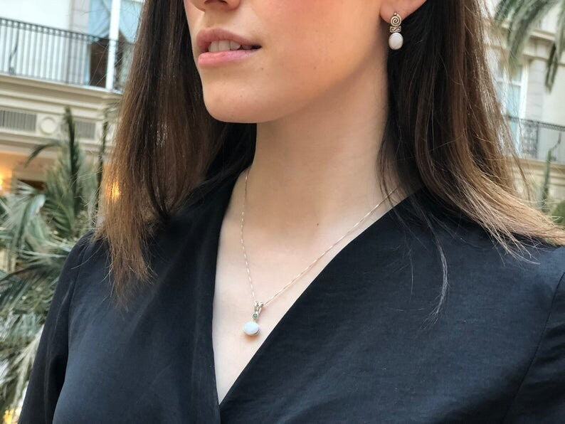 Elegant 925 Sterling Silver Aquamarine Pendant, featuring a vibrant blue stone, perfect for birthdays and special occasions.