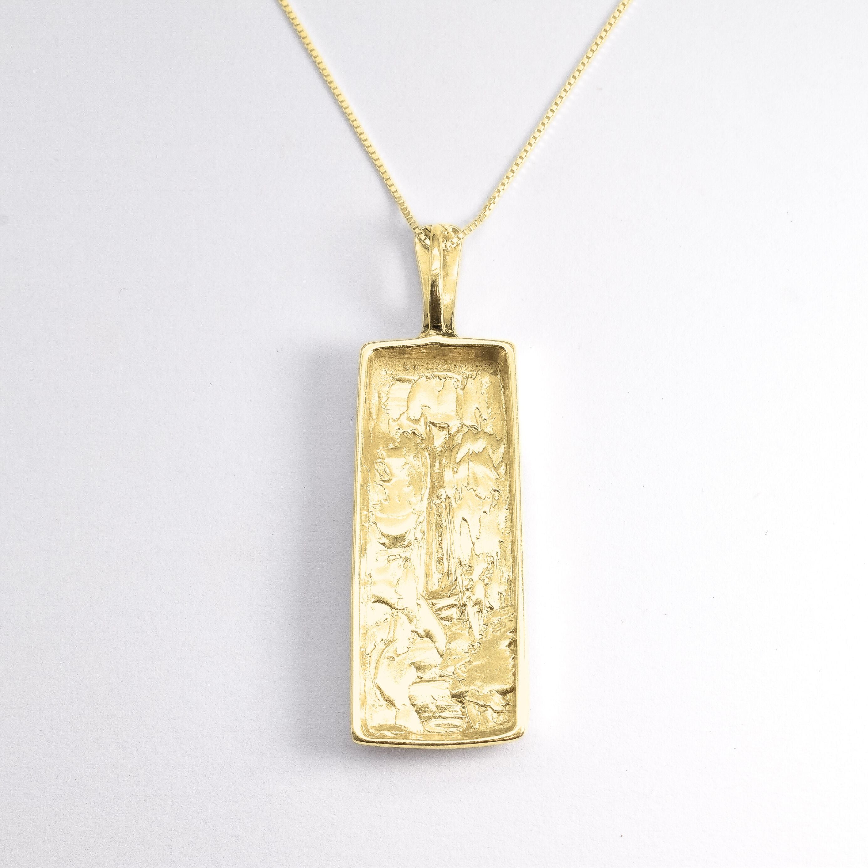18k Yellow gold plated necklace over sterling silver, with long face design. Artistic pendant ideal for maximalist style outfit, or as a personalized gift.