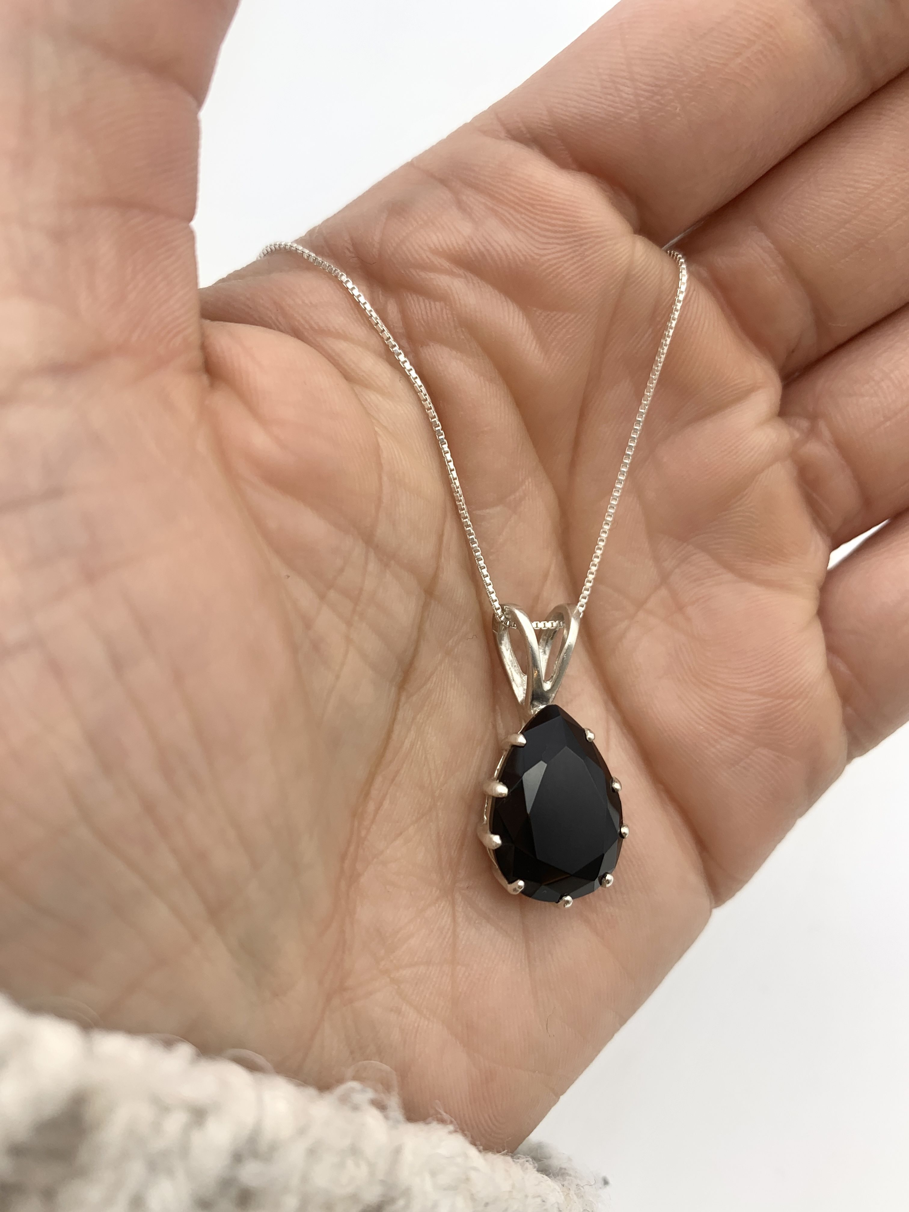 Onyx Pendant Necklace is a sophisticated gift for birthdays or anniversaries.