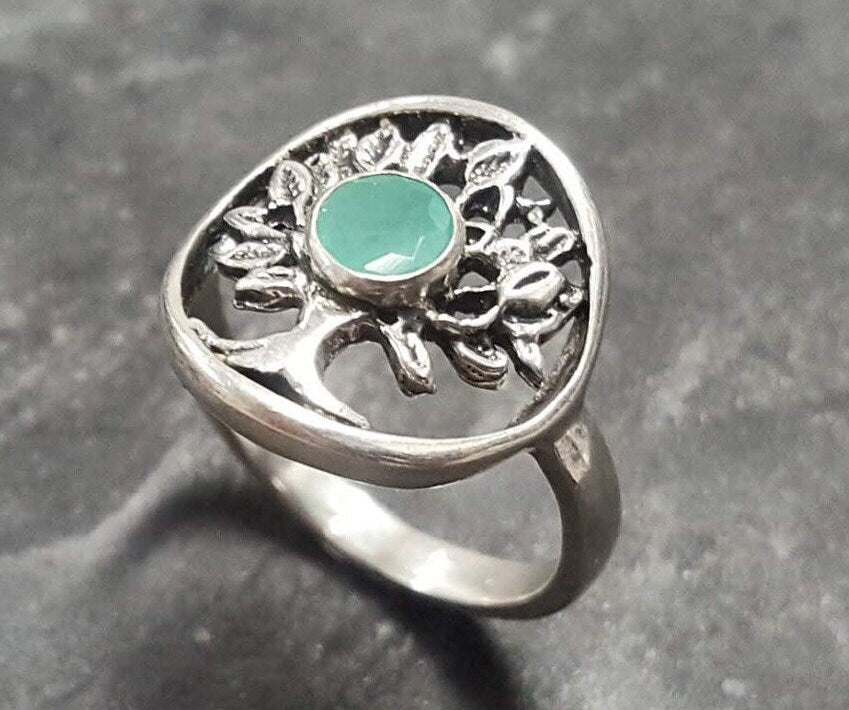 Natural Emerald Ring made in 925 Sterling Silver with Round Natural Green Emerald in Bezel setting, May Birthstone gift idea, symbolizes growth, harmony, and deep emotional healing, ideal for everyday wear and perfect for birthday gifting and special occasions.