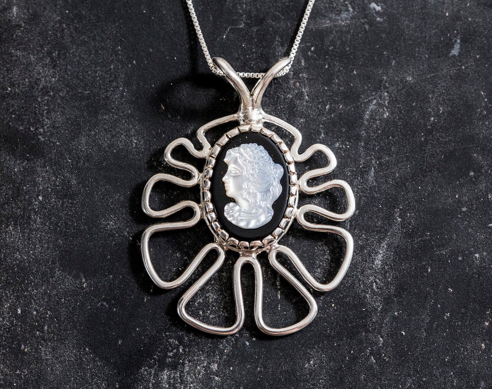 Lady Pendant, Cameo Pendant, Roman Pendant, Vintage Pendant, Carved Pendant, Victorian Pendant, Solid Silver Pendant, Mother of Pearl, Onyx