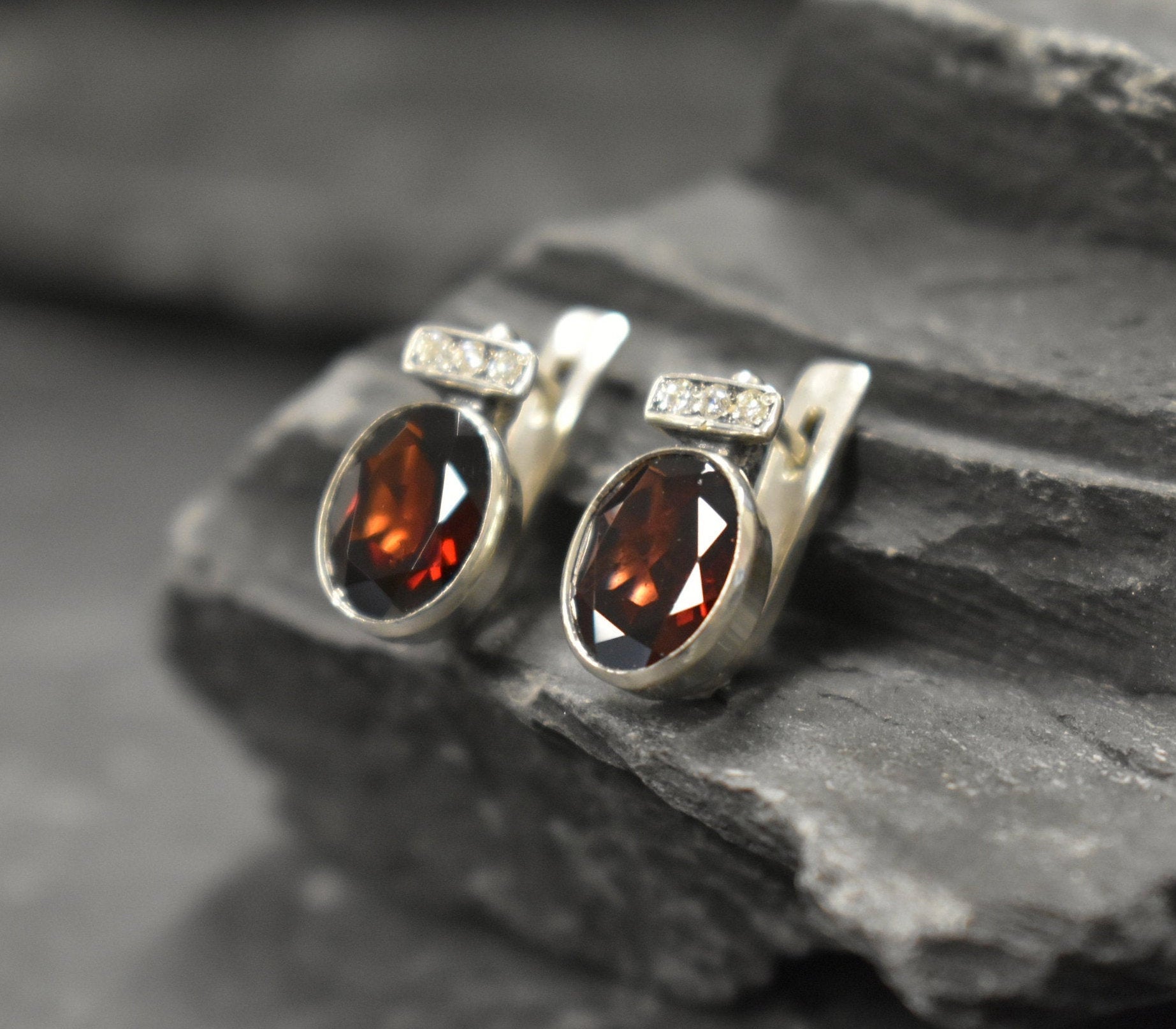 Garnet Earrings, Garnet Studs, January Birthstone, Red Earrings, Red Vintage Studs, January Earrings, Vintage Earrings, 925 Silver Earrings