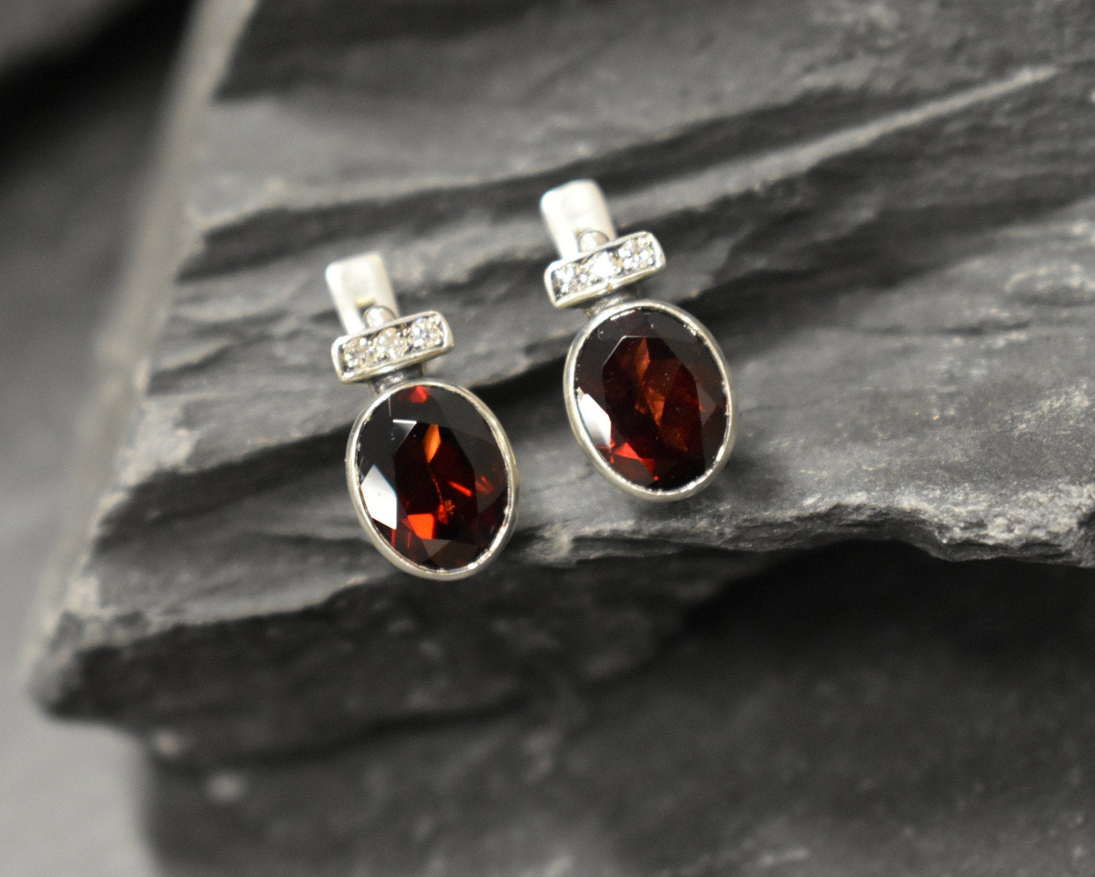 Garnet Earrings, Garnet Studs, January Birthstone, Red Earrings, Red Vintage Studs, January Earrings, Vintage Earrings, 925 Silver Earrings