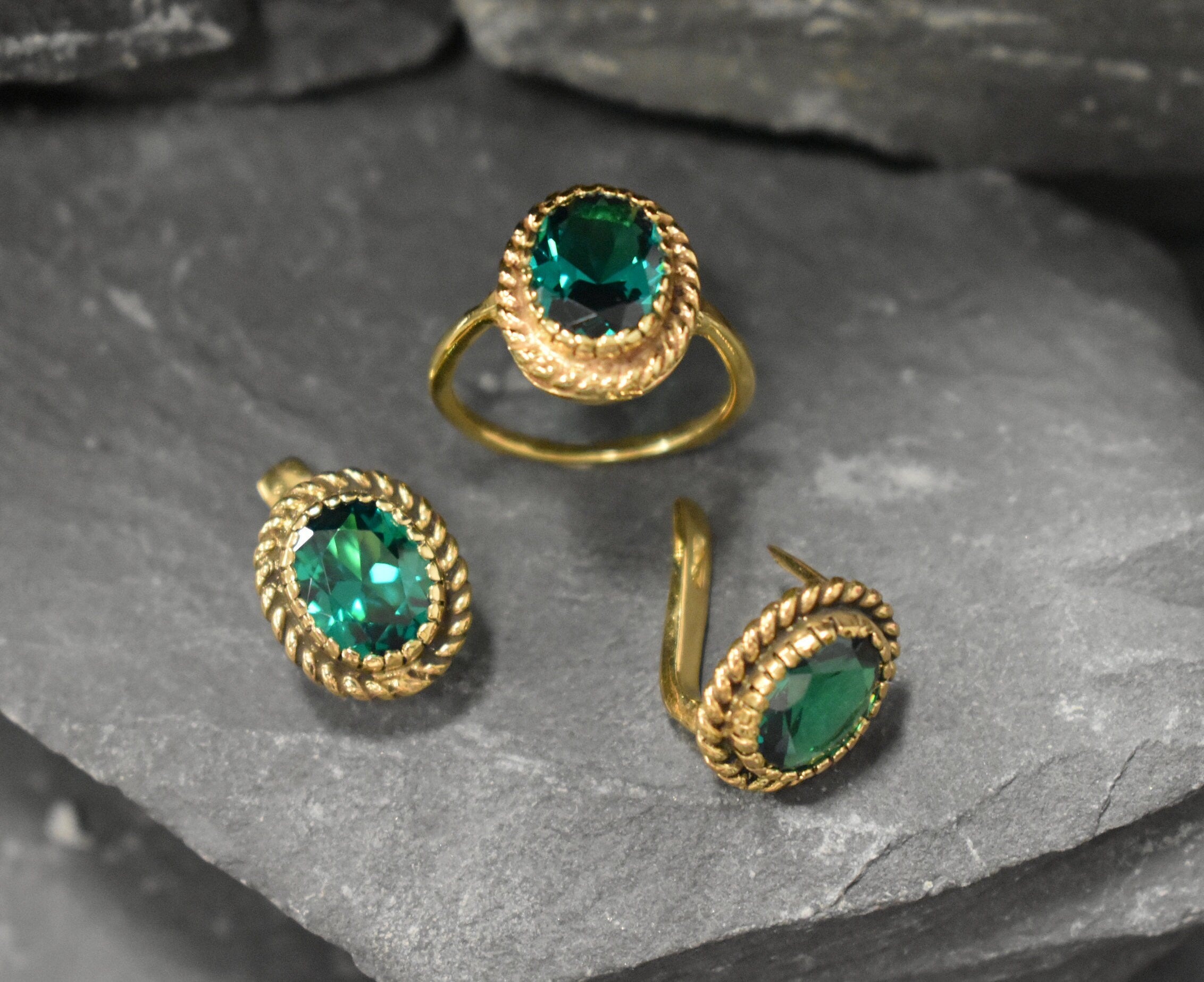 Gold Emerald Ring, Created Emerald, Antique Ring, Gold Plated Ring, Green Vintage Ring, Oval Ring, Gold Vermeil Ring, Green Emerald Ring