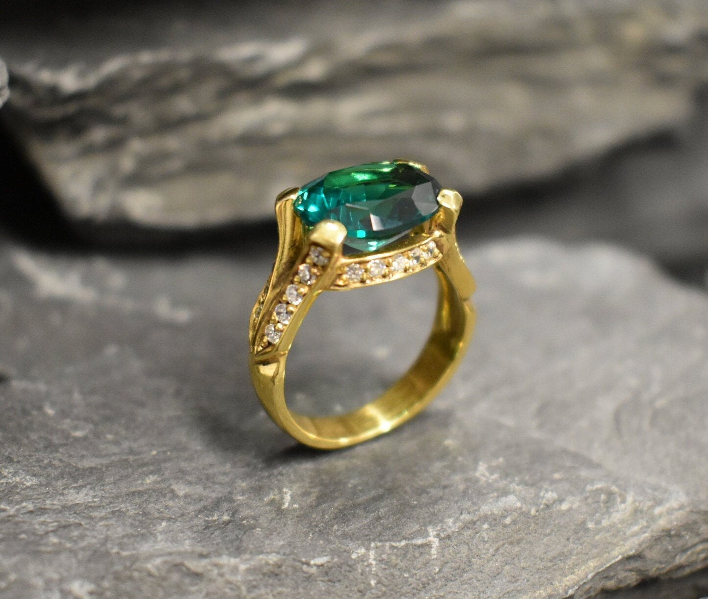 Large Horizontal Emerald Gold Ring in Edwardian style