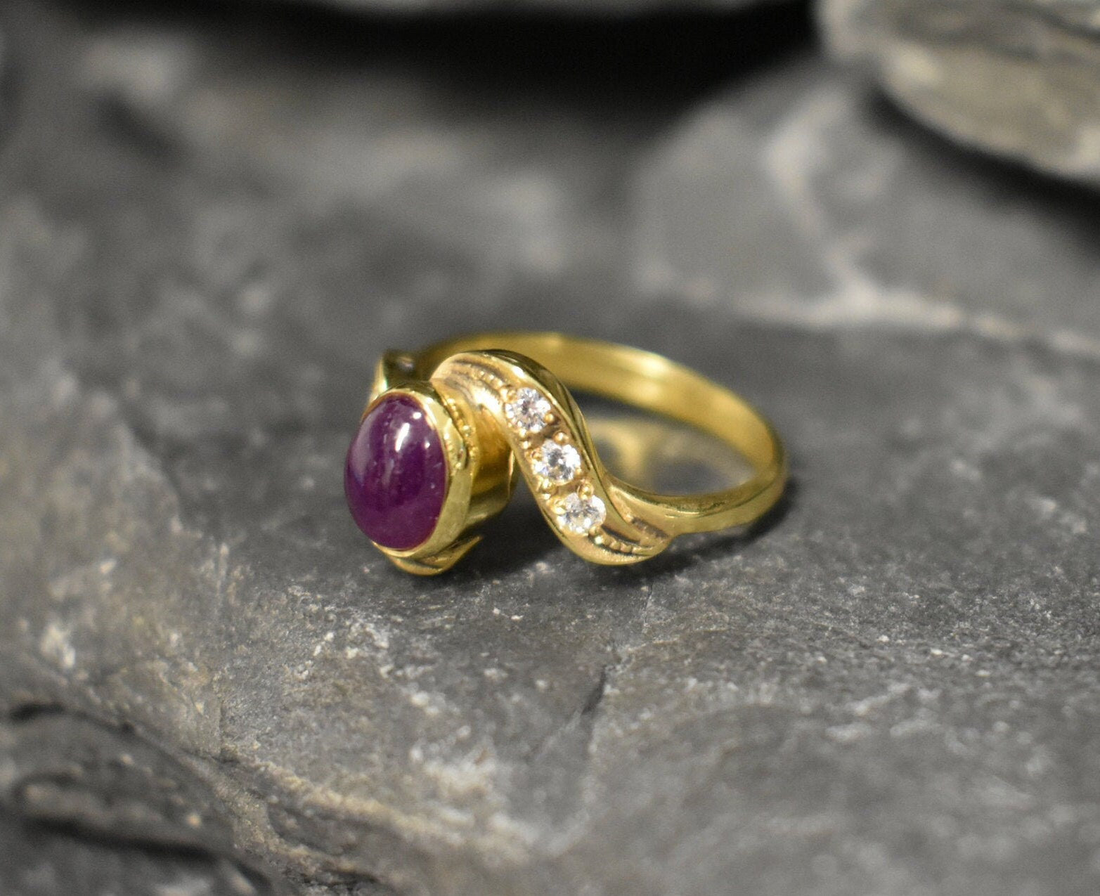 Gold Ruby Ring, Natural Ruby, Red Vintage Ring, Antique Ring, Gold Plated Ring, Solitaire Ring, Engagement Ring, 2 Carat Ring, Vermeil Ring