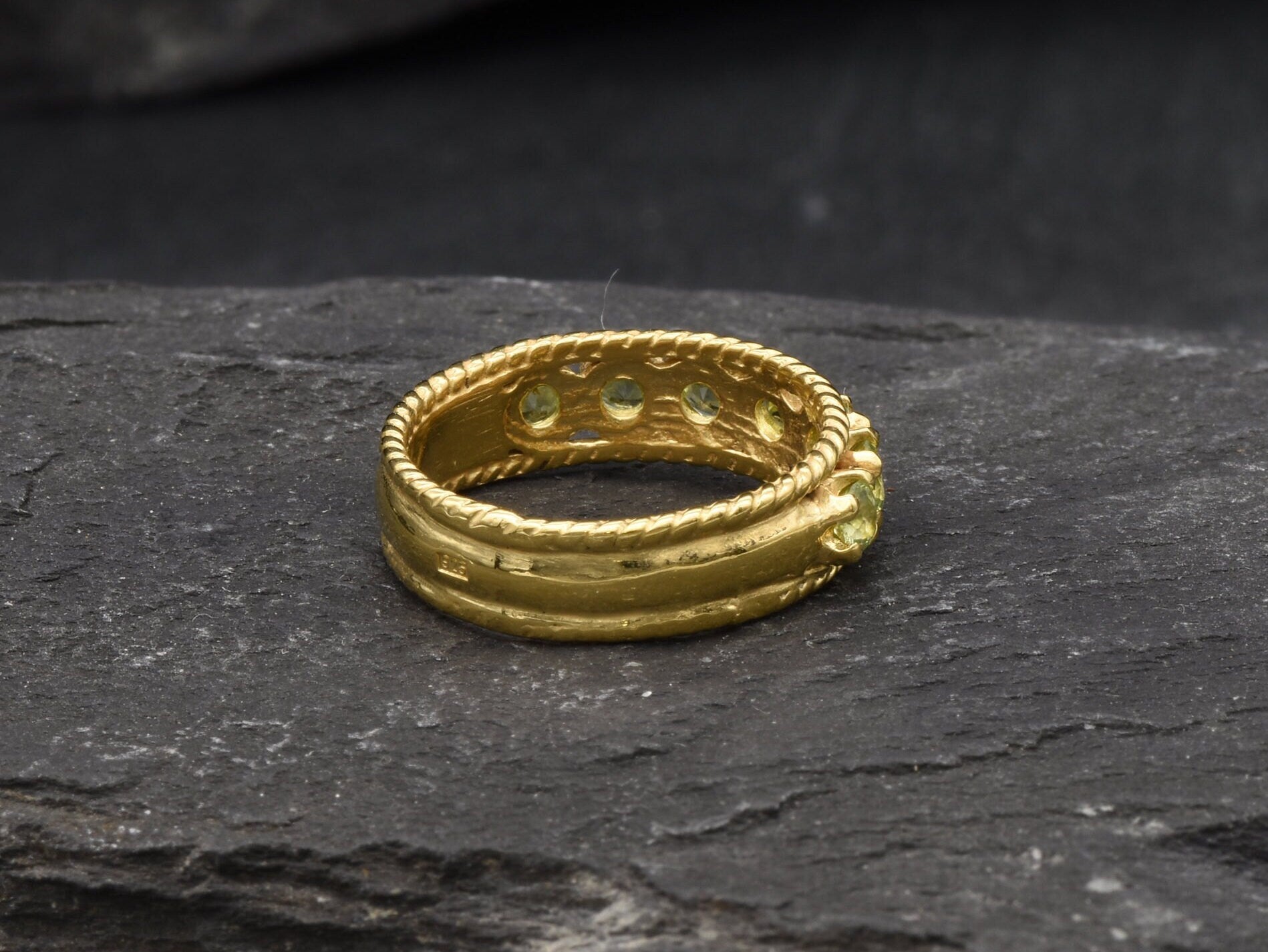 Gold Peridot Ring, Gold Vintage Ring, Natural Peridot, August Birthstone, Peridot ring, Peridot Band, Stackable Band, Vintage Band, Vermeil