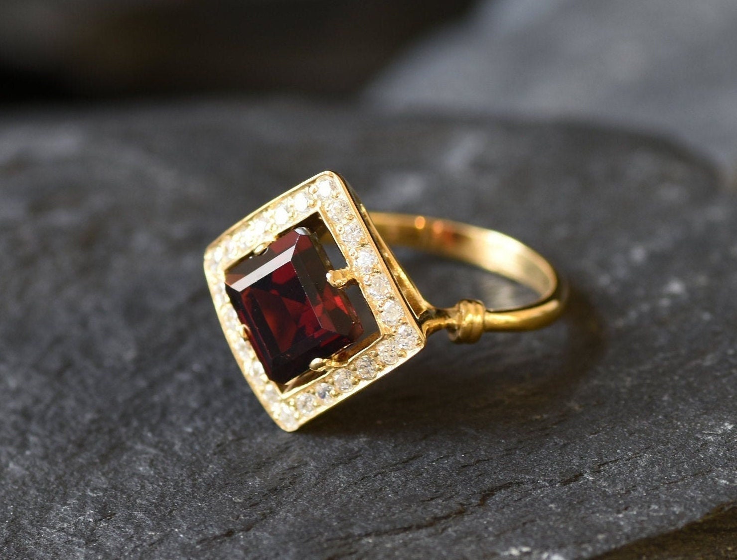 Gold Garnet Ring, Natural Garnet, January Birthstone, Gold Square Ring, Red Garnet Ring, Vintage Ring, Red Ring, Vermeil Ring, Garnet Ring